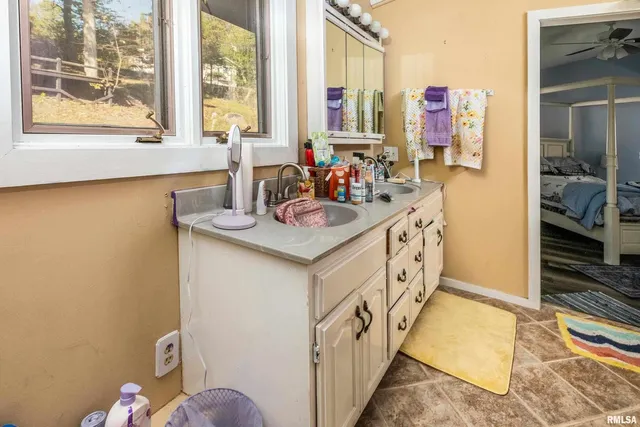 $220,000 | 755 Lake Shore Drive, Goreville, IL 62939