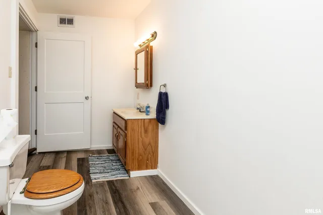 $220,000 | 755 Lake Shore Drive, Goreville, IL 62939