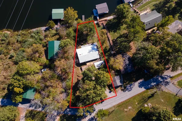 $190,000 | 755 Lake Shore Drive, Goreville, IL 62939