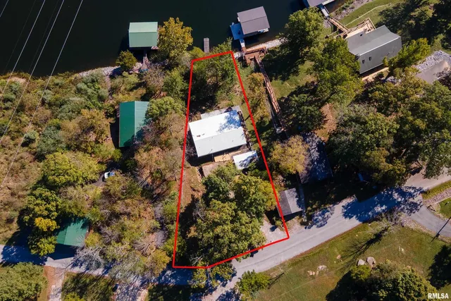 $220,000 | 755 Lake Shore Drive, Goreville, IL 62939