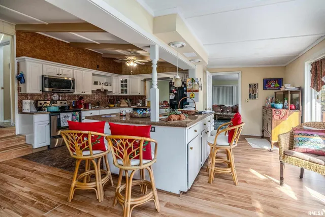 $220,000 | 755 Lake Shore Drive, Goreville, IL 62939