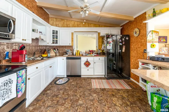 $220,000 | 755 Lake Shore Drive, Goreville, IL 62939