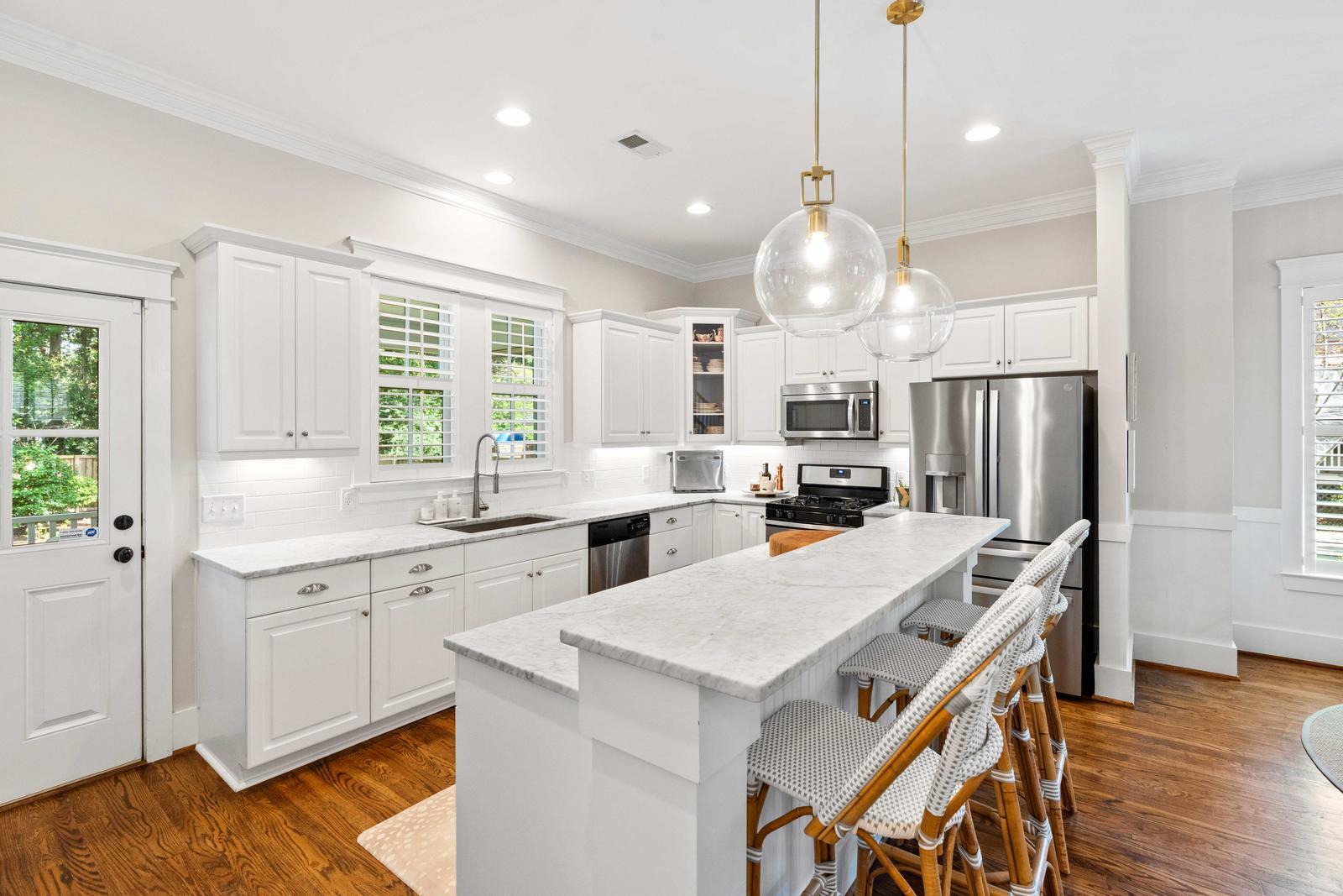 1368 Langford Road Mount Pleasant, SC 29464 - Photo 21 of 79 Kitchen Island with Bar Seating