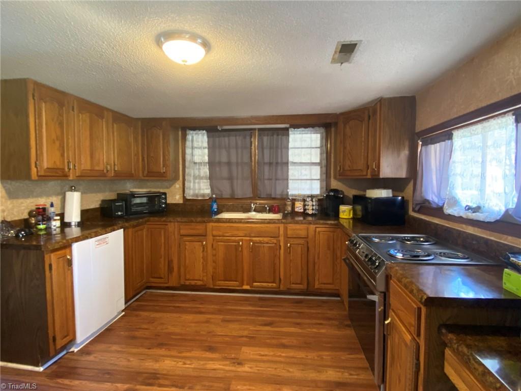 7549 Sunnyvale Drive High Point, NC 27265 - Photo 13 of 26