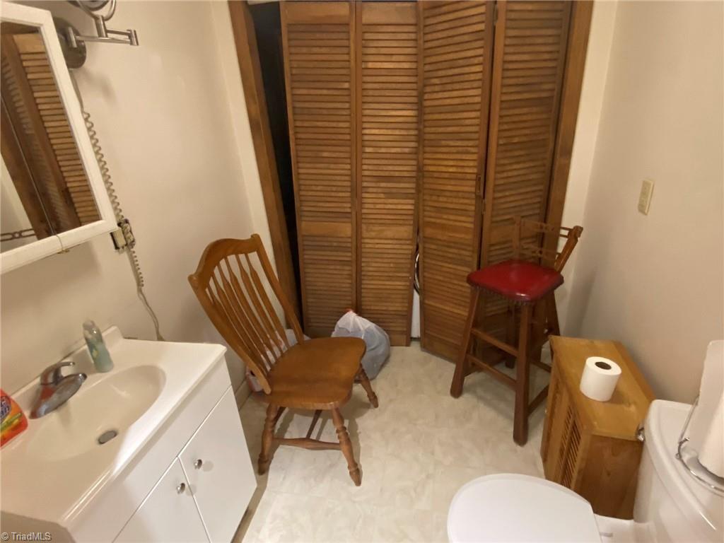 7549 Sunnyvale Drive High Point, NC 27265 - Photo 20 of 26