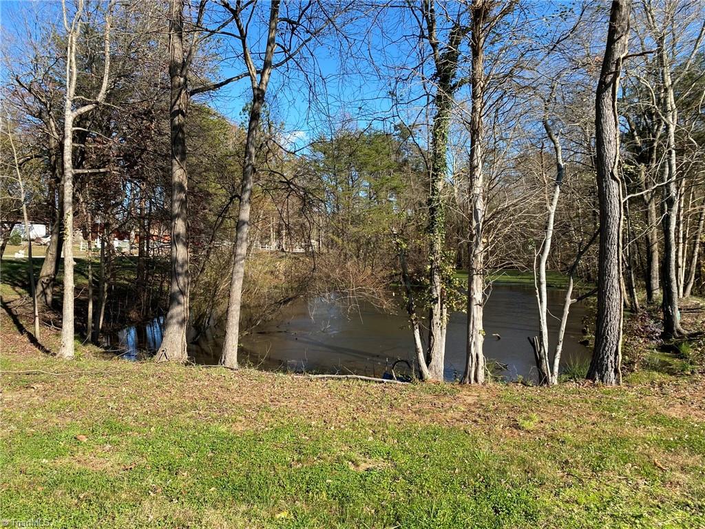 7549 Sunnyvale Drive High Point, NC 27265 - Photo 7 of 26