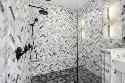 a view of utility room with washer and dryer