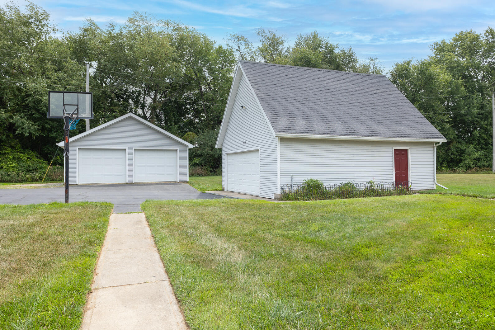 9951 McCain Road Parma, MI 49269 - Photo 2 of 37 0N0A0327-Edit