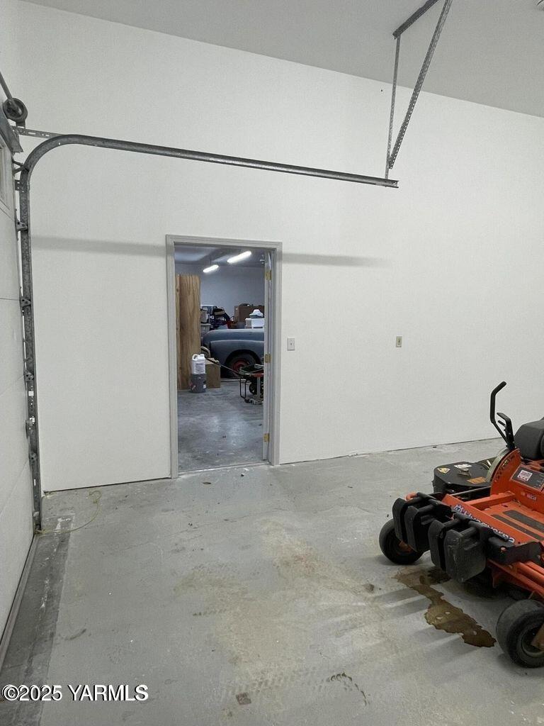 15783 Fisk Road Yakima, WA 98908 - Photo 57 of 61 Fully separate bay