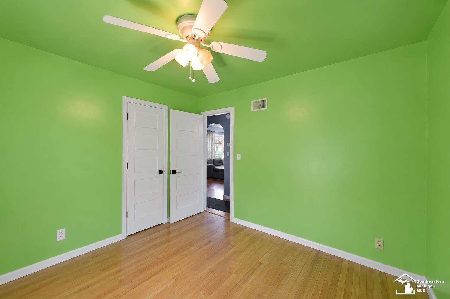5864 Edgewood Boulevard Monroe, MI 48161 - Photo 15 of 25 50209778-49a79336-a9ad-4999-9277-2cb17e7e2e6e.JPG