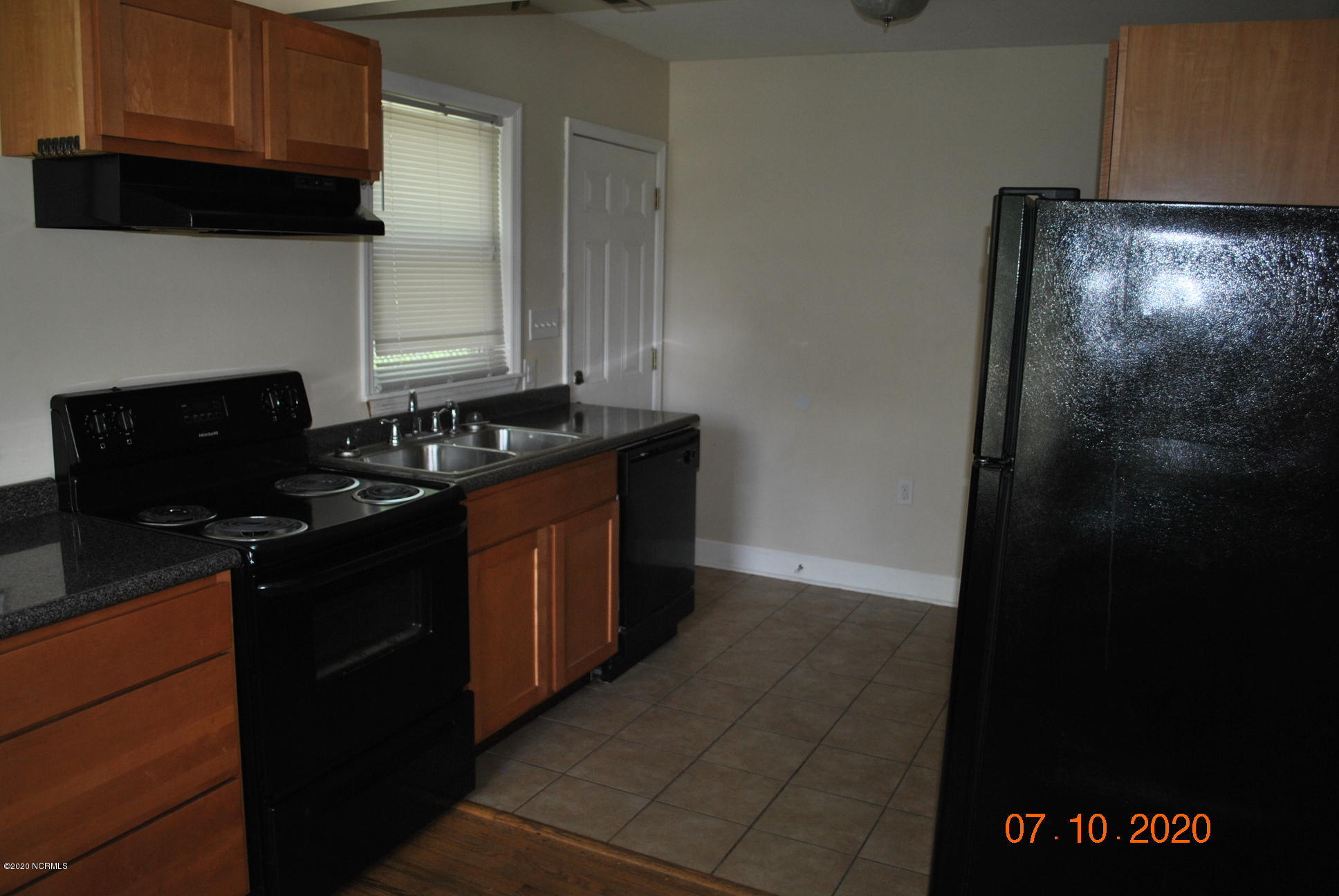 200 Queens Road Jacksonville, NC 28540 - Photo 7 of 13 DSC_0127