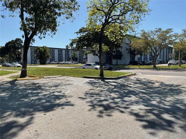 $309,000 | 10801 Southwest 109th Court, Unit D316, Miami, FL 33176