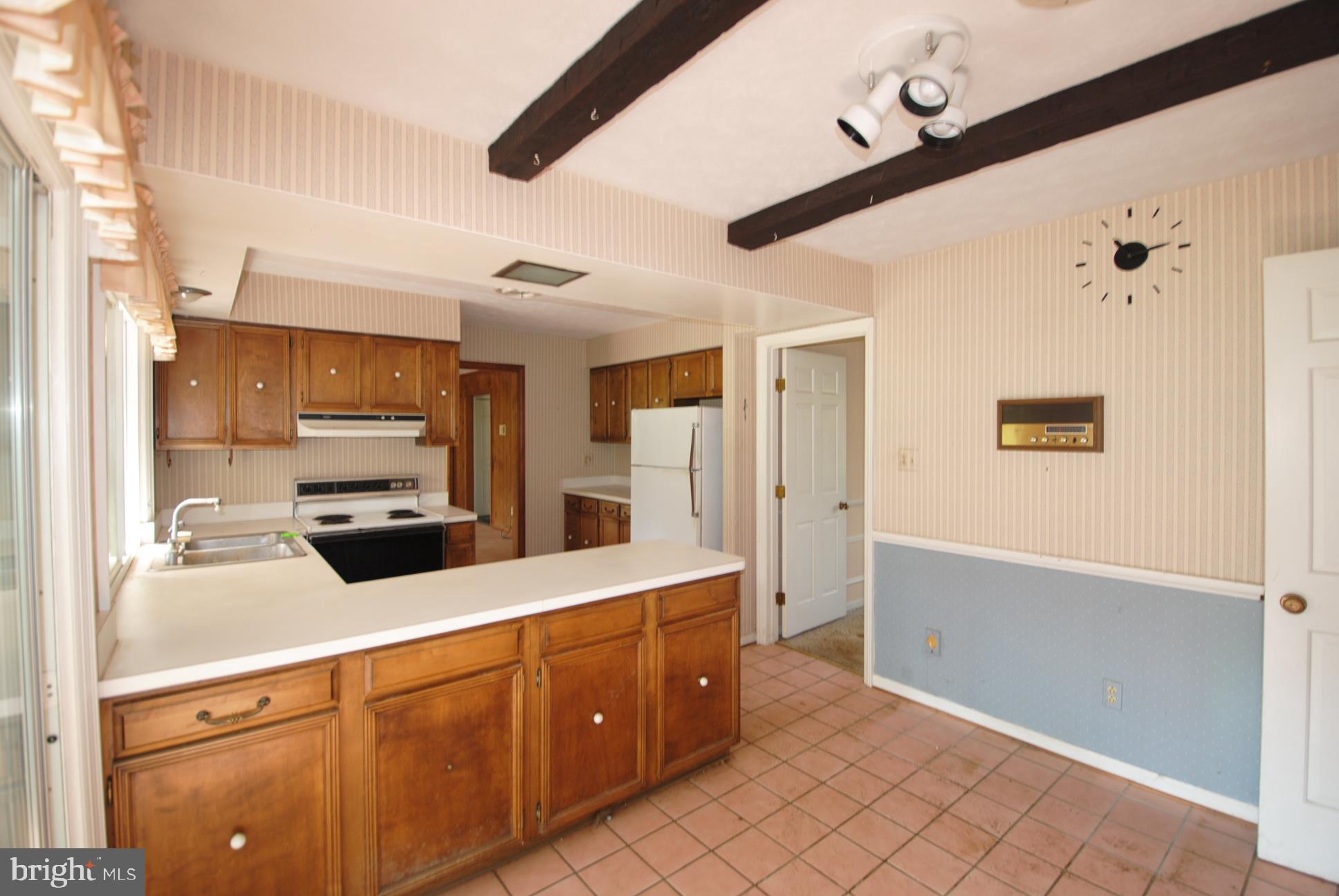 2247 Jones Road Winchester, VA 22602 - Photo 6 of 15 kitchen