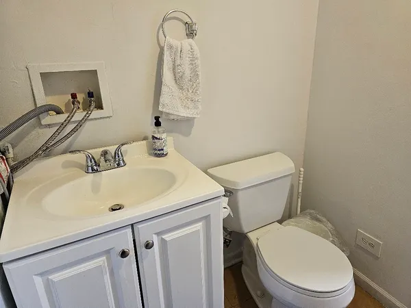 $2,200 | 206 North Morgan Avenue, Wheaton, IL 60187