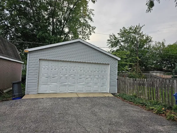 $2,200 | 206 North Morgan Avenue, Wheaton, IL 60187