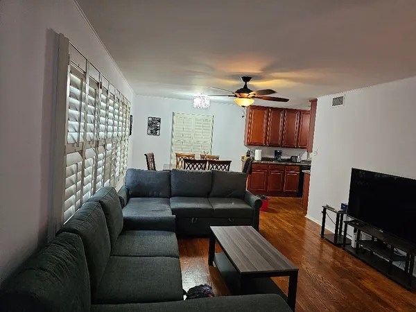 $2,200 | 206 North Morgan Avenue, Wheaton, IL 60187