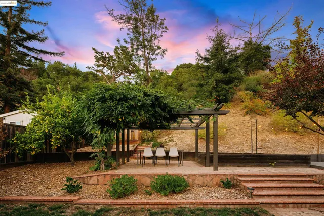 $1,198,000 | 7796 Surrey Lane, Oakland, CA 94605