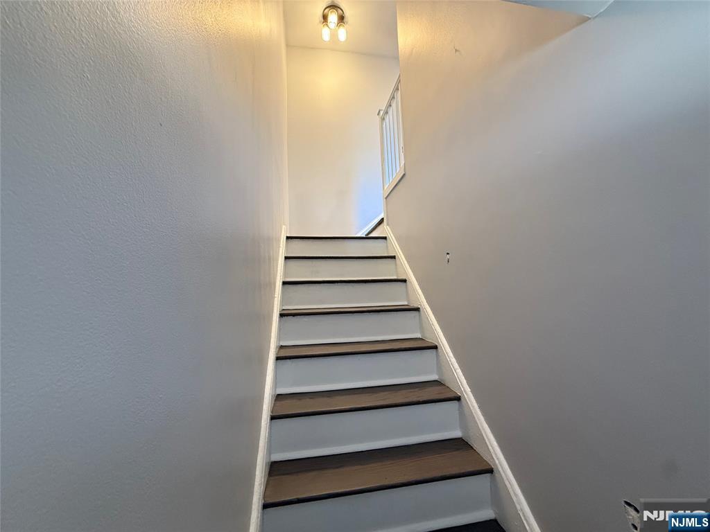 20 Clark Court Rutherford, NJ 07070 - Photo 22 of 29 a view of entryway