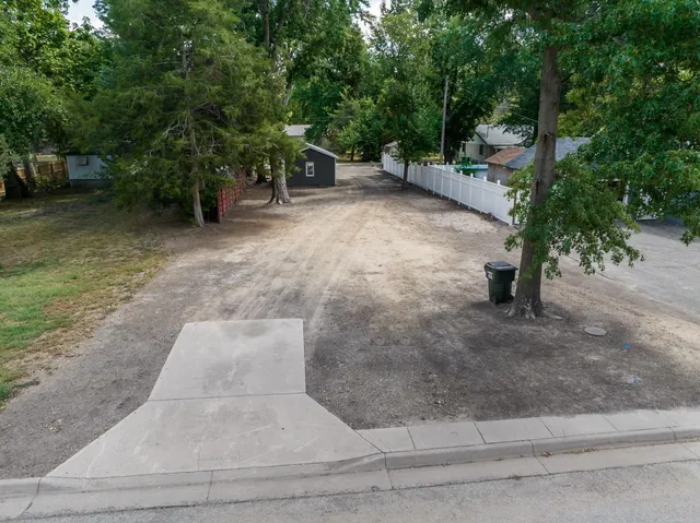 $25,000 | 322 Harvey Street, Halstead, KS 67056