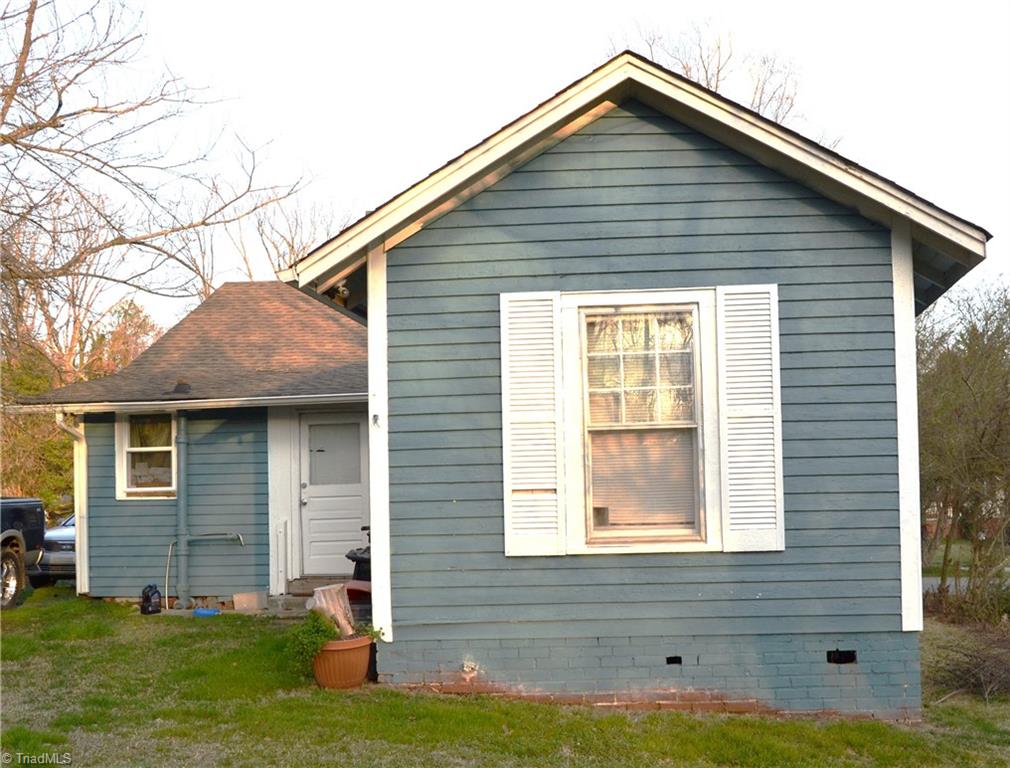 650 Wesley Drive High Point, NC 27260 - Photo 3 of 20