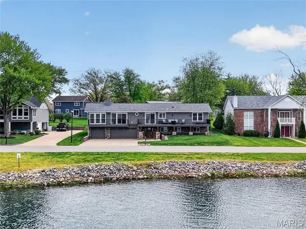 $725,000 | 8 Guyenne Drive, Lake St. Louis, MO 63367