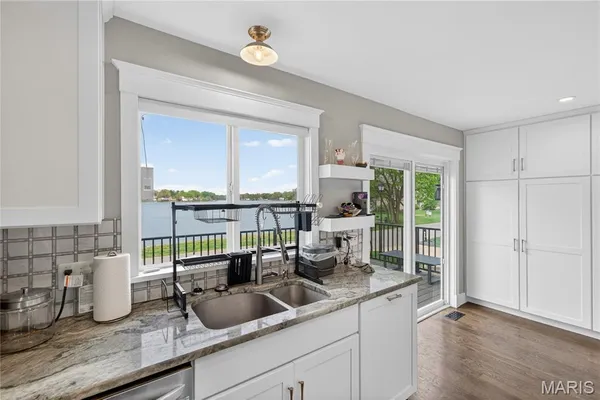 $725,000 | 8 Guyenne Drive, Lake St. Louis, MO 63367