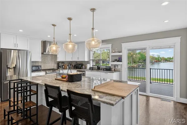 $725,000 | 8 Guyenne Drive, Lake St. Louis, MO 63367
