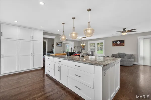 $725,000 | 8 Guyenne Drive, Lake St. Louis, MO 63367