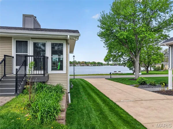 $725,000 | 8 Guyenne Drive, Lake St. Louis, MO 63367