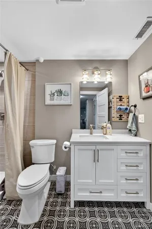 $725,000 | 8 Guyenne Drive, Lake St. Louis, MO 63367