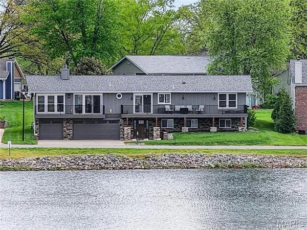 $725,000 | 8 Guyenne Drive, Lake St. Louis, MO 63367