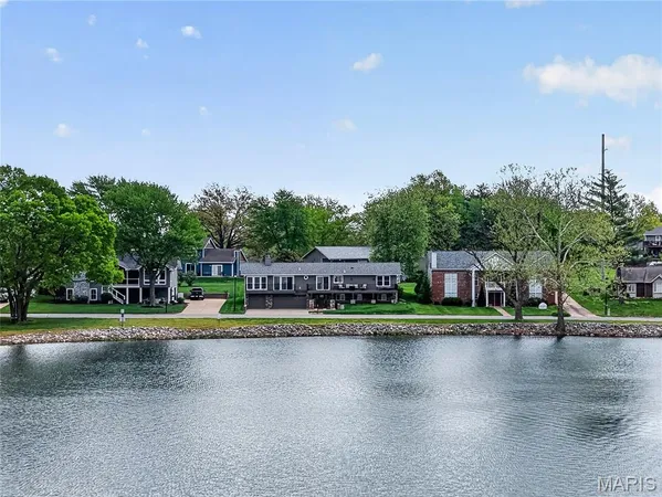 $725,000 | 8 Guyenne Drive, Lake St. Louis, MO 63367