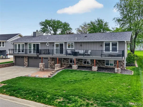 $725,000 | 8 Guyenne Drive, Lake St. Louis, MO 63367