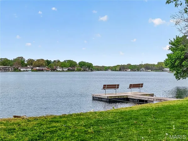 $725,000 | 8 Guyenne Drive, Lake St. Louis, MO 63367