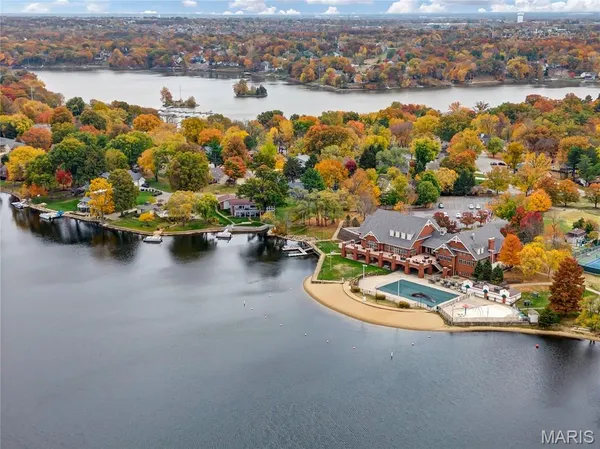 $725,000 | 8 Guyenne Drive, Lake St. Louis, MO 63367