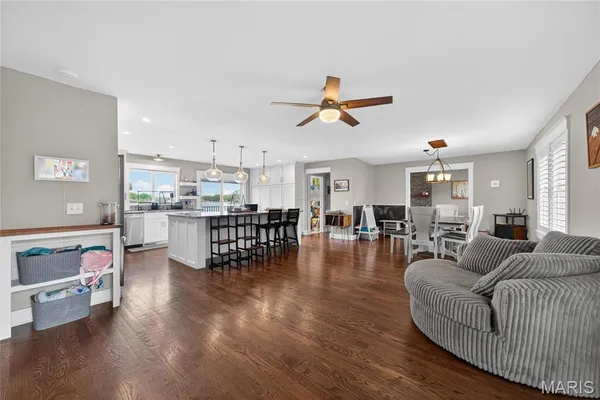 $725,000 | 8 Guyenne Drive, Lake St. Louis, MO 63367