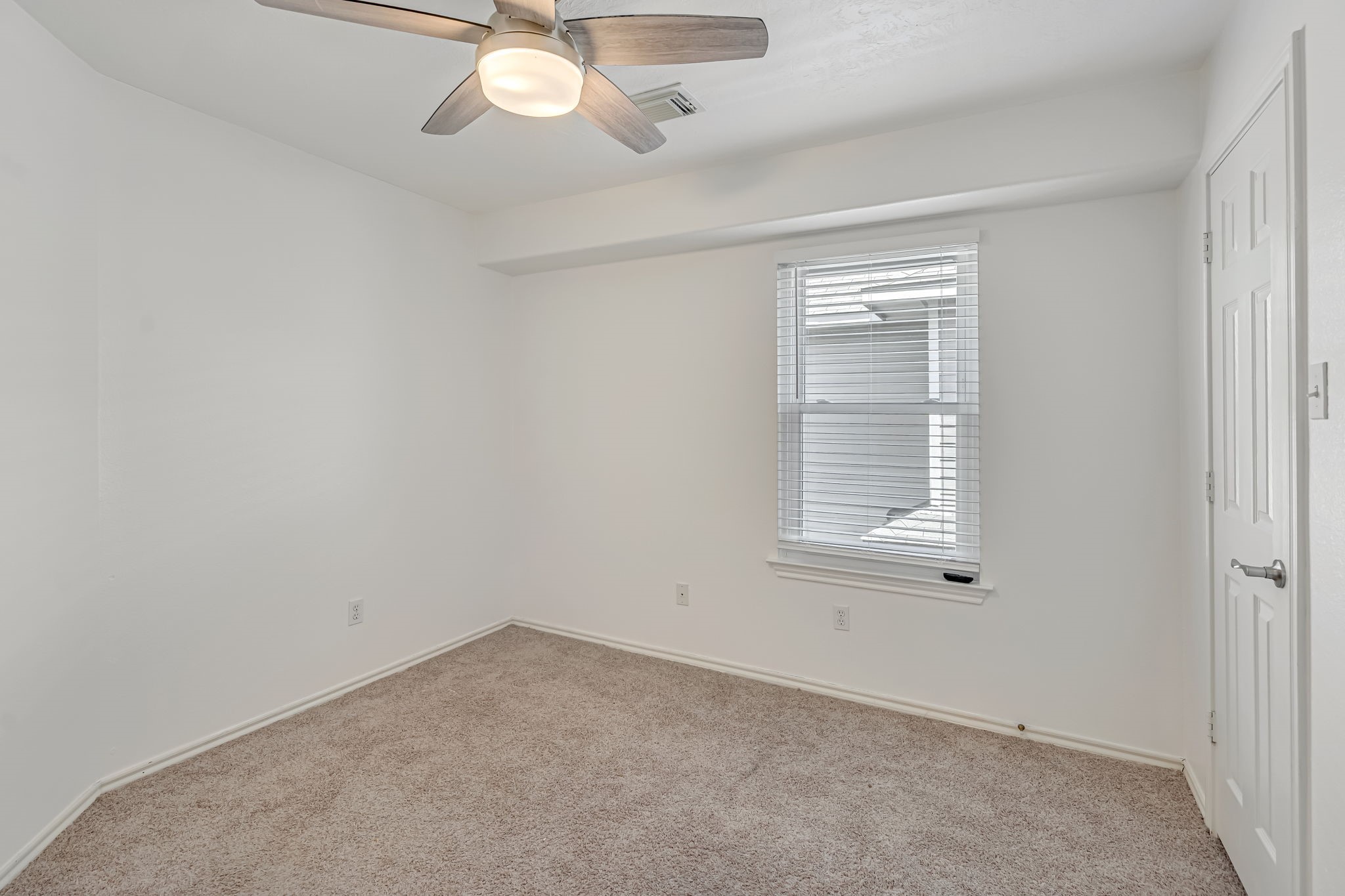 209 Summerhaze Circle Spring, TX 77382 - Photo 17 of 29