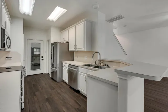 $1,800 | 209 Summerhaze Circle, Spring, TX 77382