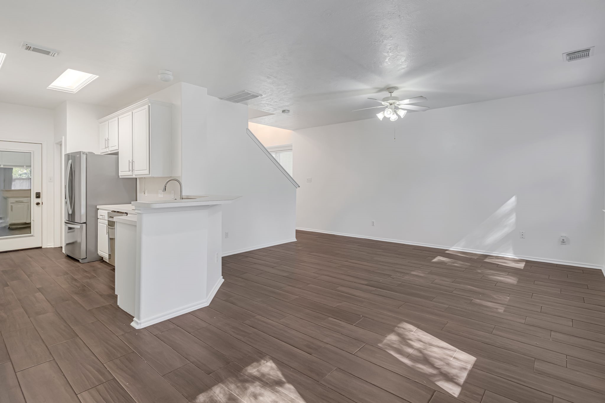 209 Summerhaze Circle Spring, TX 77382 - Photo 7 of 29