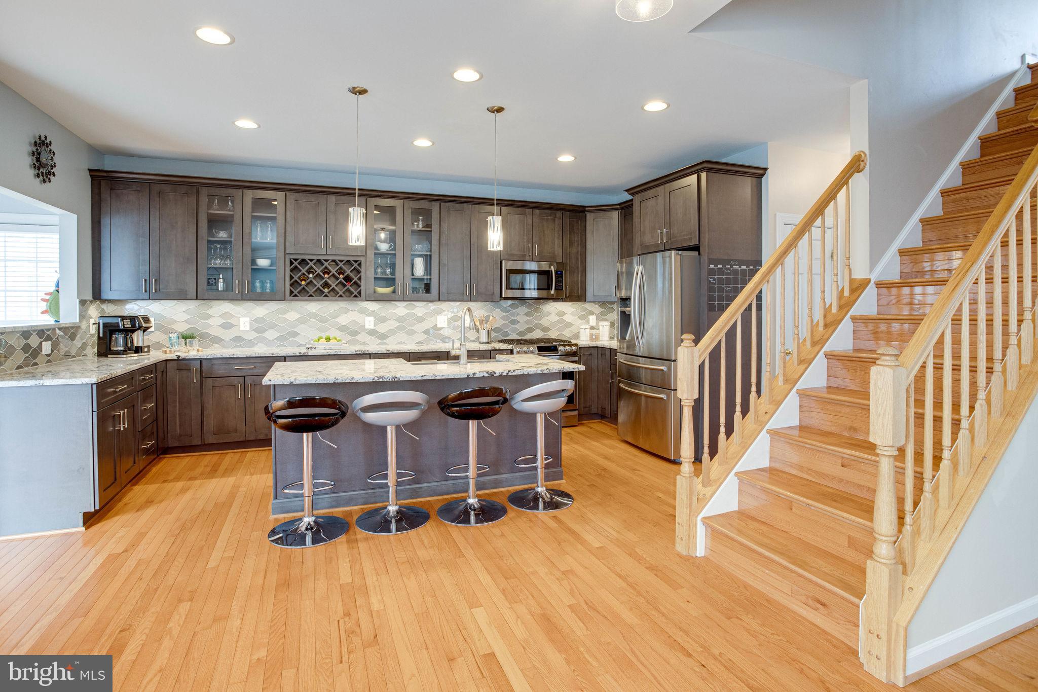 9062 Furey Road Lorton, VA 22079 - Photo 12 of 56 Kitchen - bar is stool height