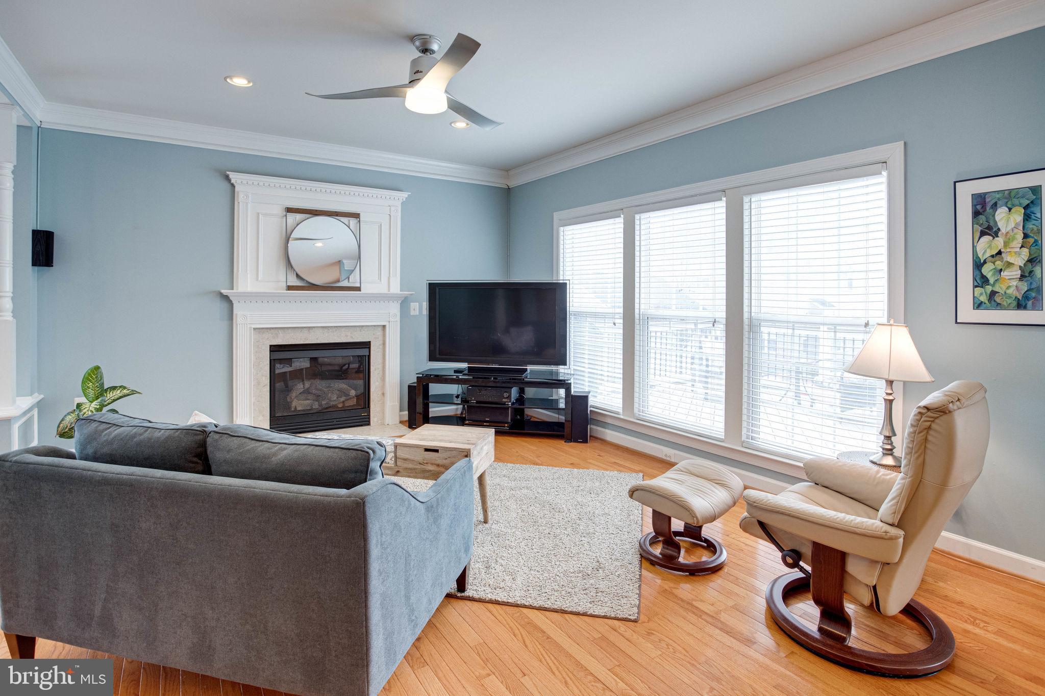 9062 Furey Road Lorton, VA 22079 - Photo 14 of 56 Living room - windows to deck