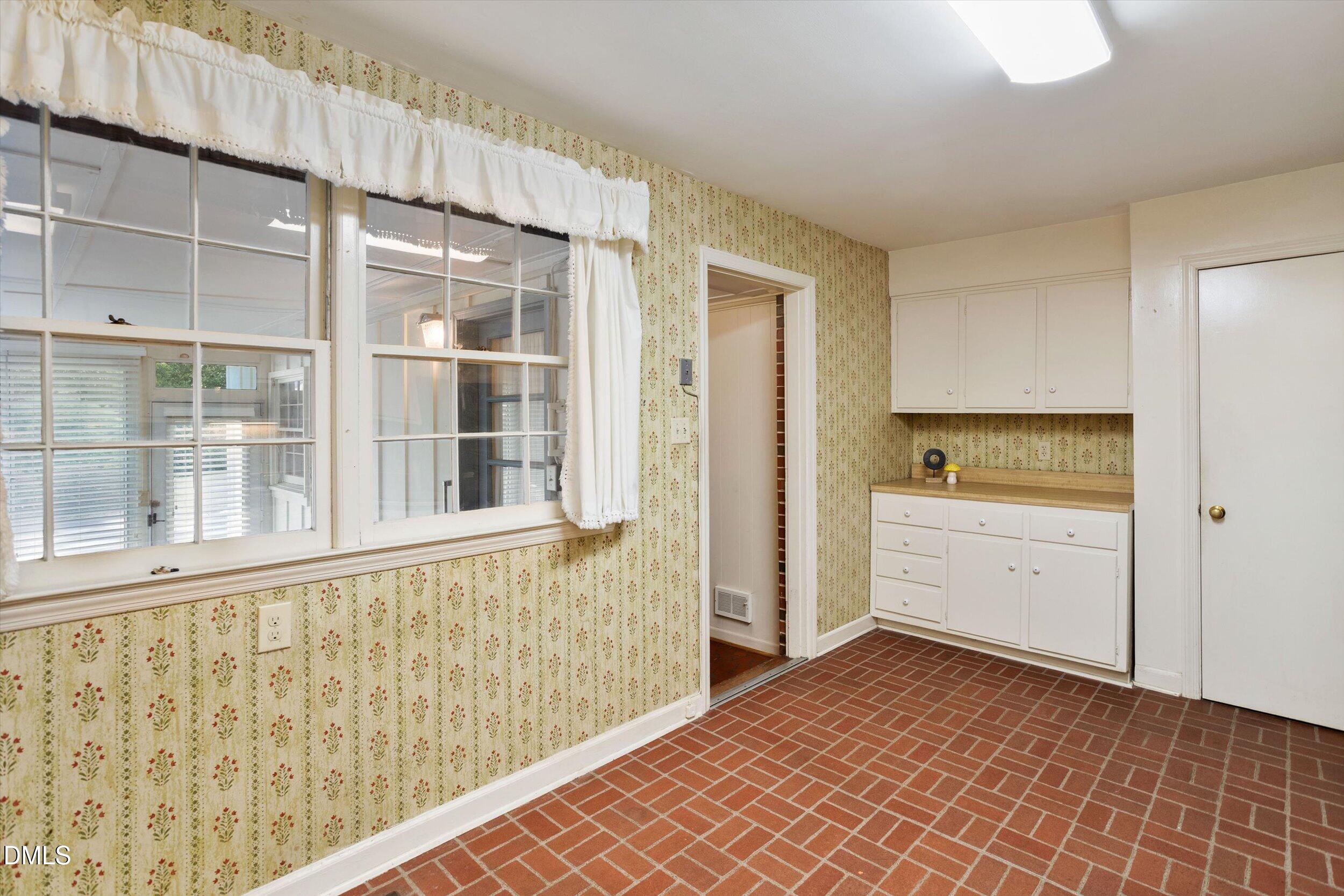 3413 Redbud Lane Raleigh, NC 27607 - Photo 14 of 33 14