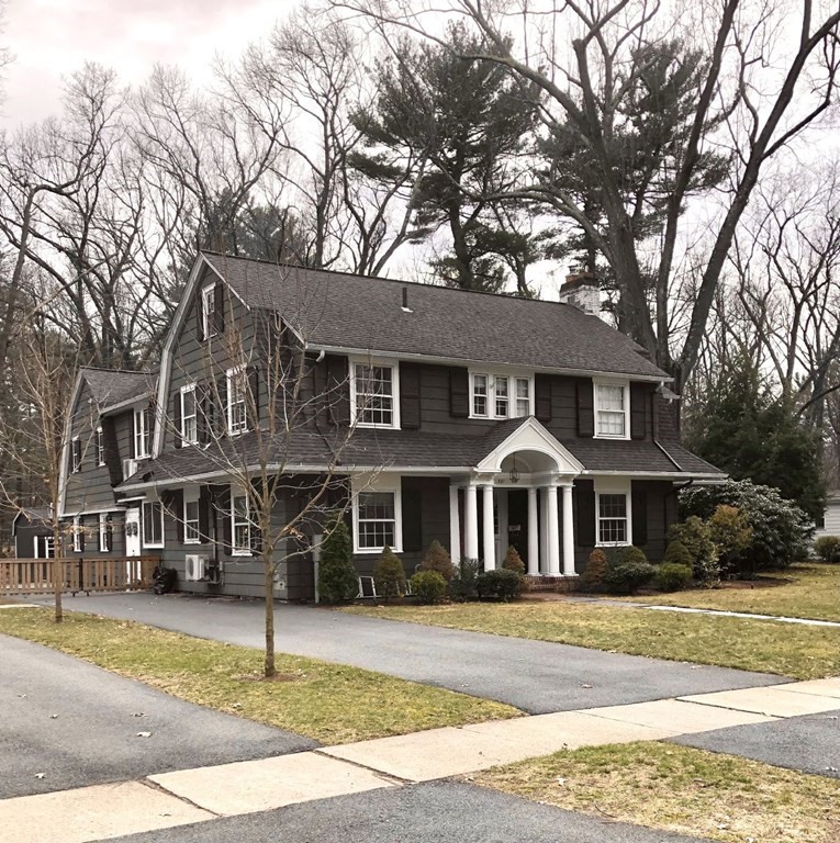 207 Farmington Road Longmeadow, MA 01106 - Photo 2 of 36 Gallery Image 2