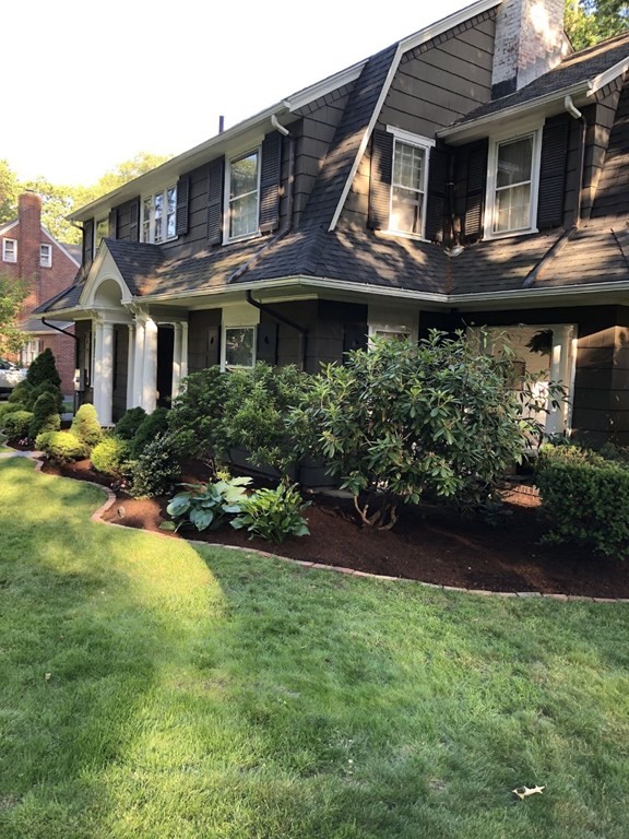 207 Farmington Road Longmeadow, MA 01106 - Photo 3 of 36 Gallery Image 3