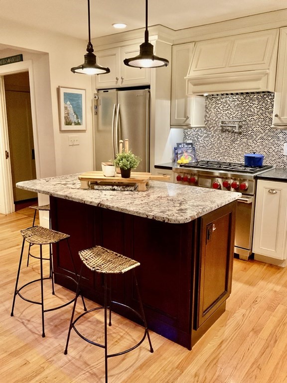 207 Farmington Road Longmeadow, MA 01106 - Photo 5 of 36 Gallery Image 5