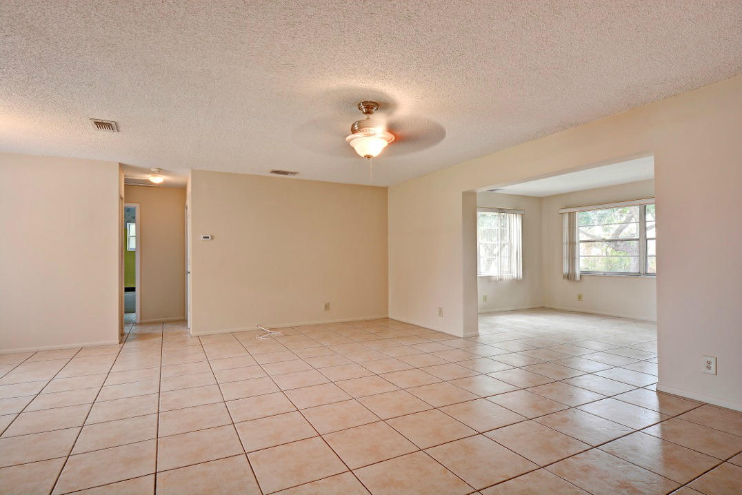 9646 Ohio Place Boca Raton, FL 33434 - Photo 9 of 18 Great Room