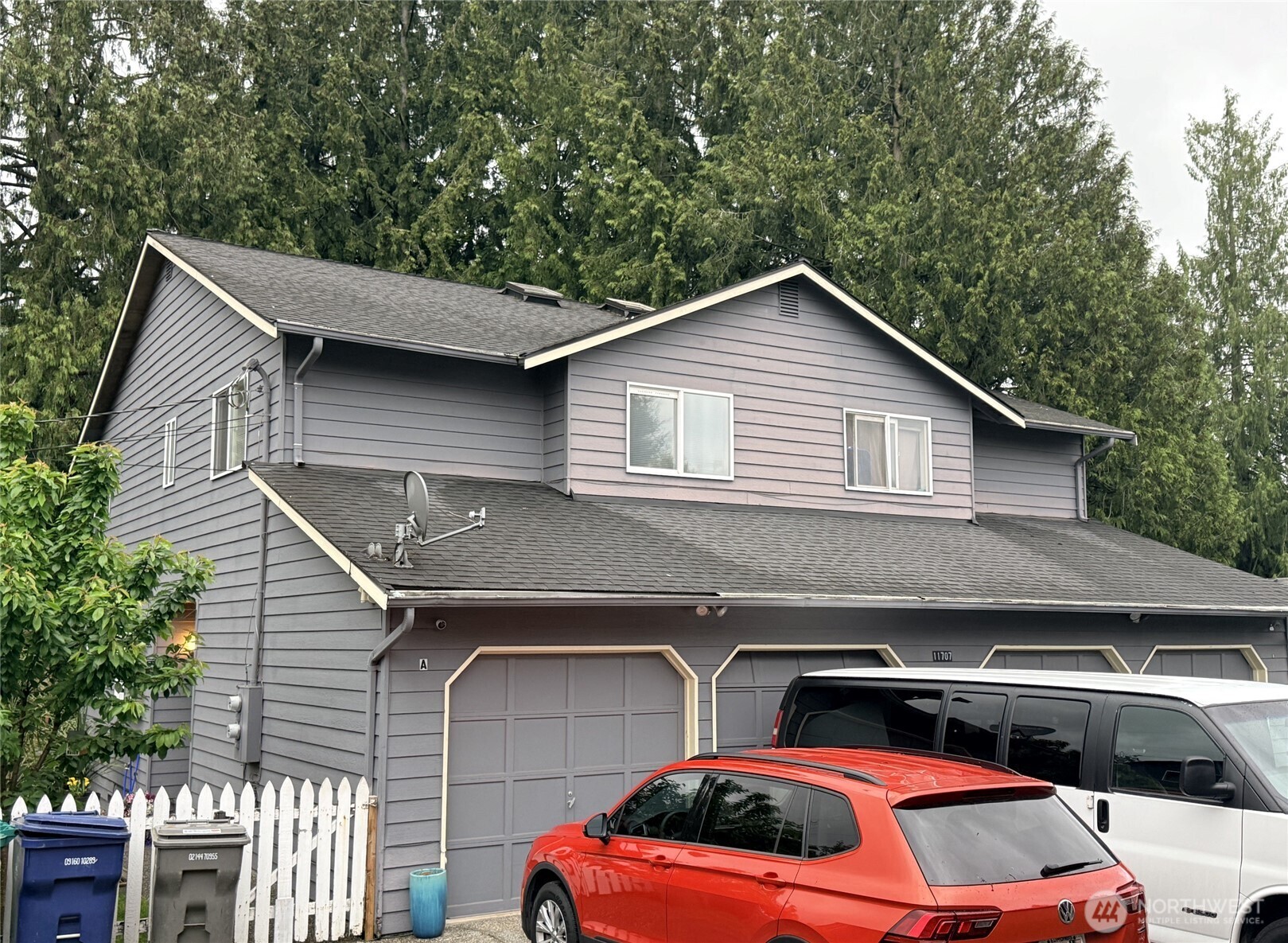 11707 Center Road Everett, WA 98204 - Photo 1 of 4