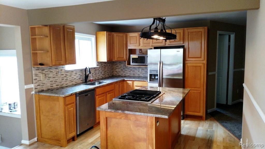 2839 Harrison Avenue Rochester Hills, MI 48307 - Photo 5 of 18