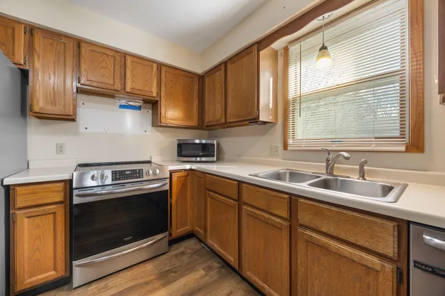 $259,900 | 3205 Greenwood Drive, Janesville, WI 53546