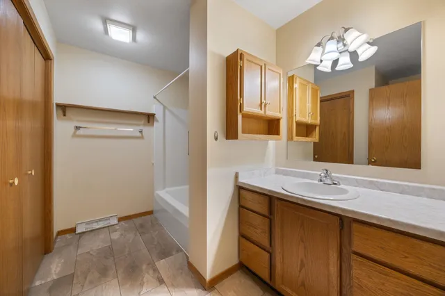 $259,900 | 3205 Greenwood Drive, Janesville, WI 53546